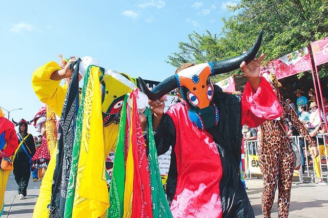 León Birbragher Vinkel, Congos Toritos, 2013, photograph (Barranquilla Carnival)