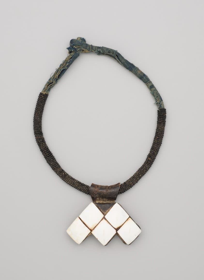 Amulet Necklace (Khomeissa)
