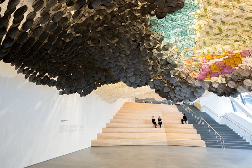 Jacob Hashimoto: Giant Arc (installation view, SFMOMA), 2026. Photo: Don Ross
